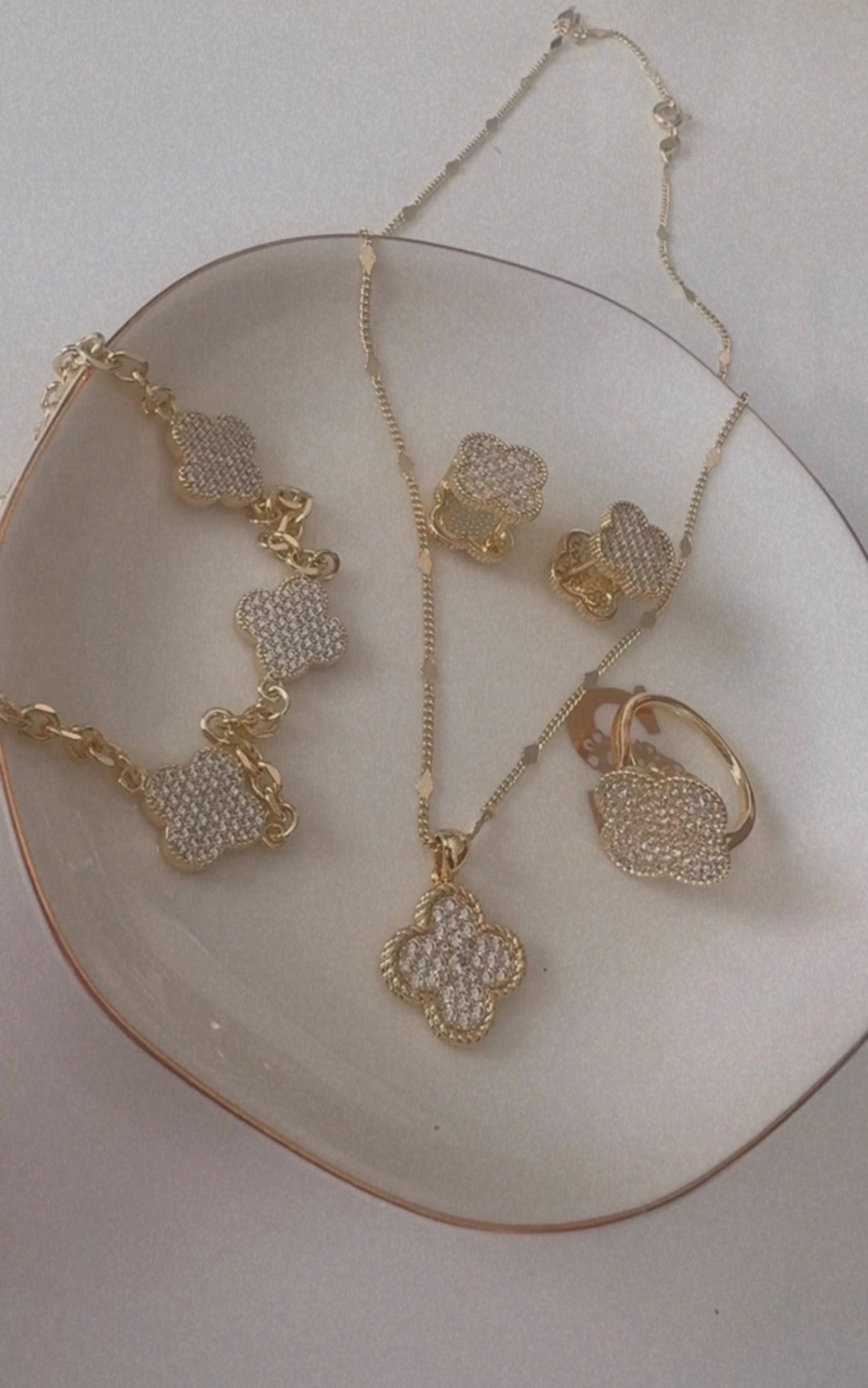 4-Piece Set