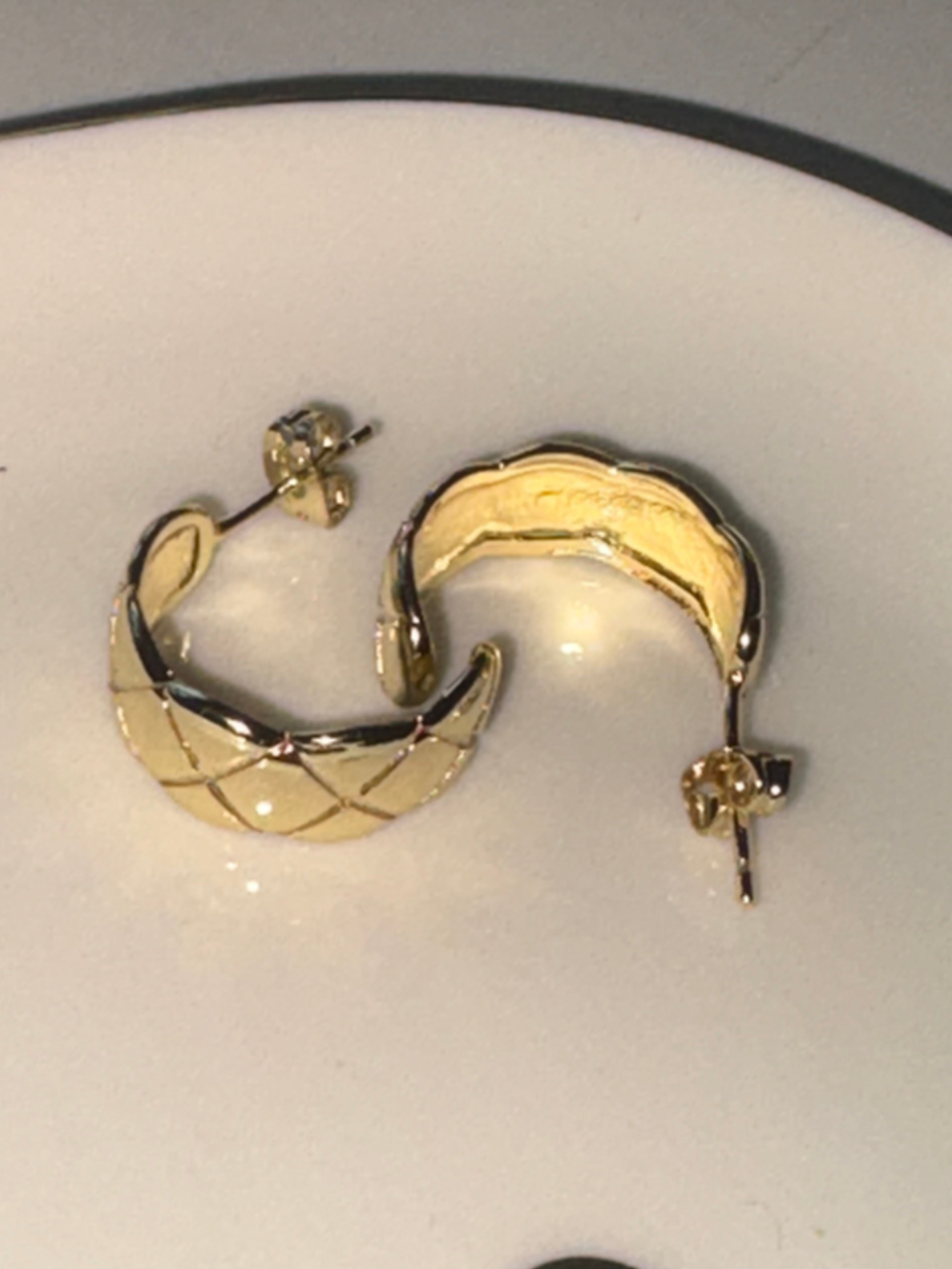 Medium Hoops