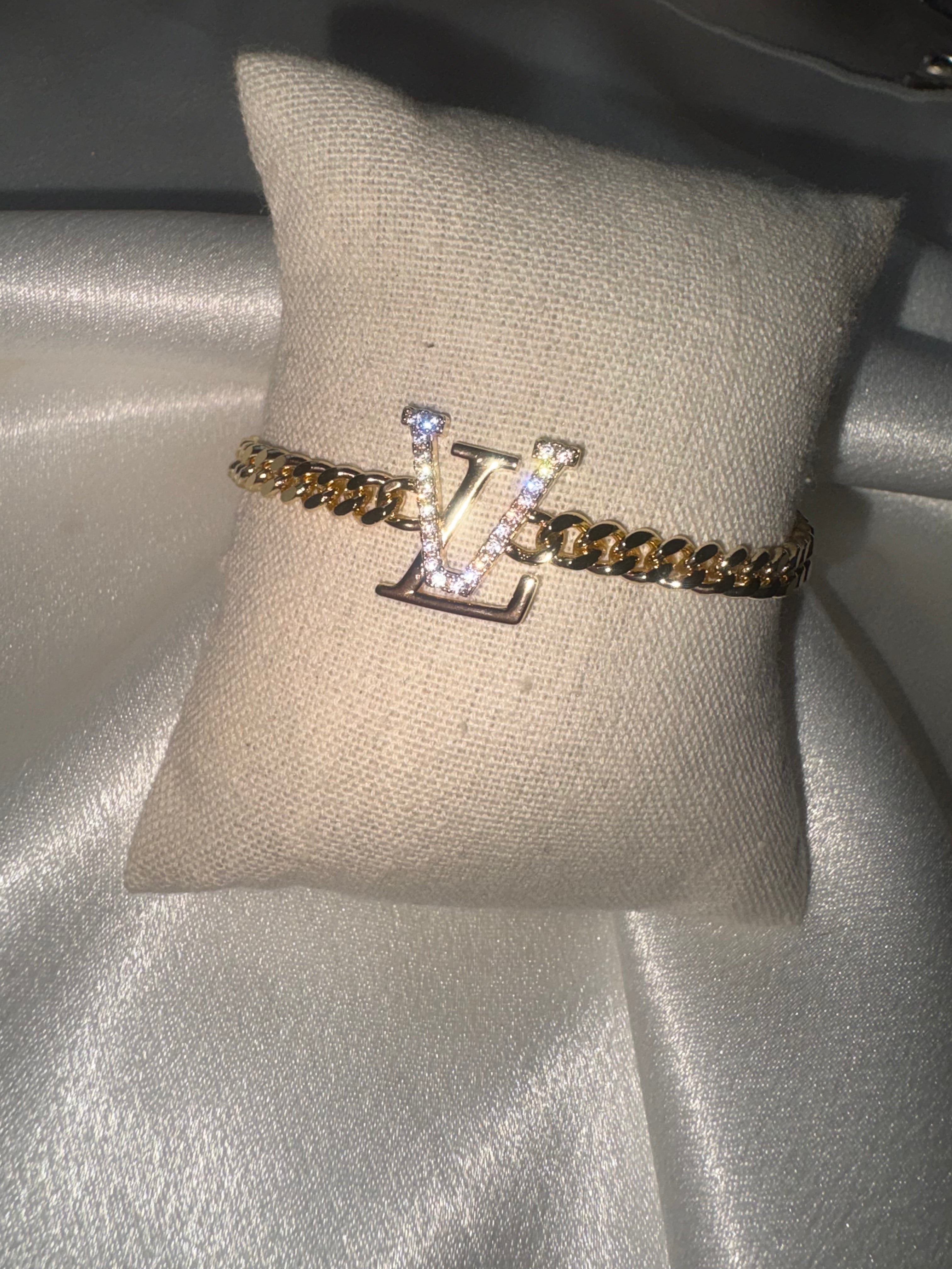Elegant Gold Link Bracelet with Crystal Initial Charm