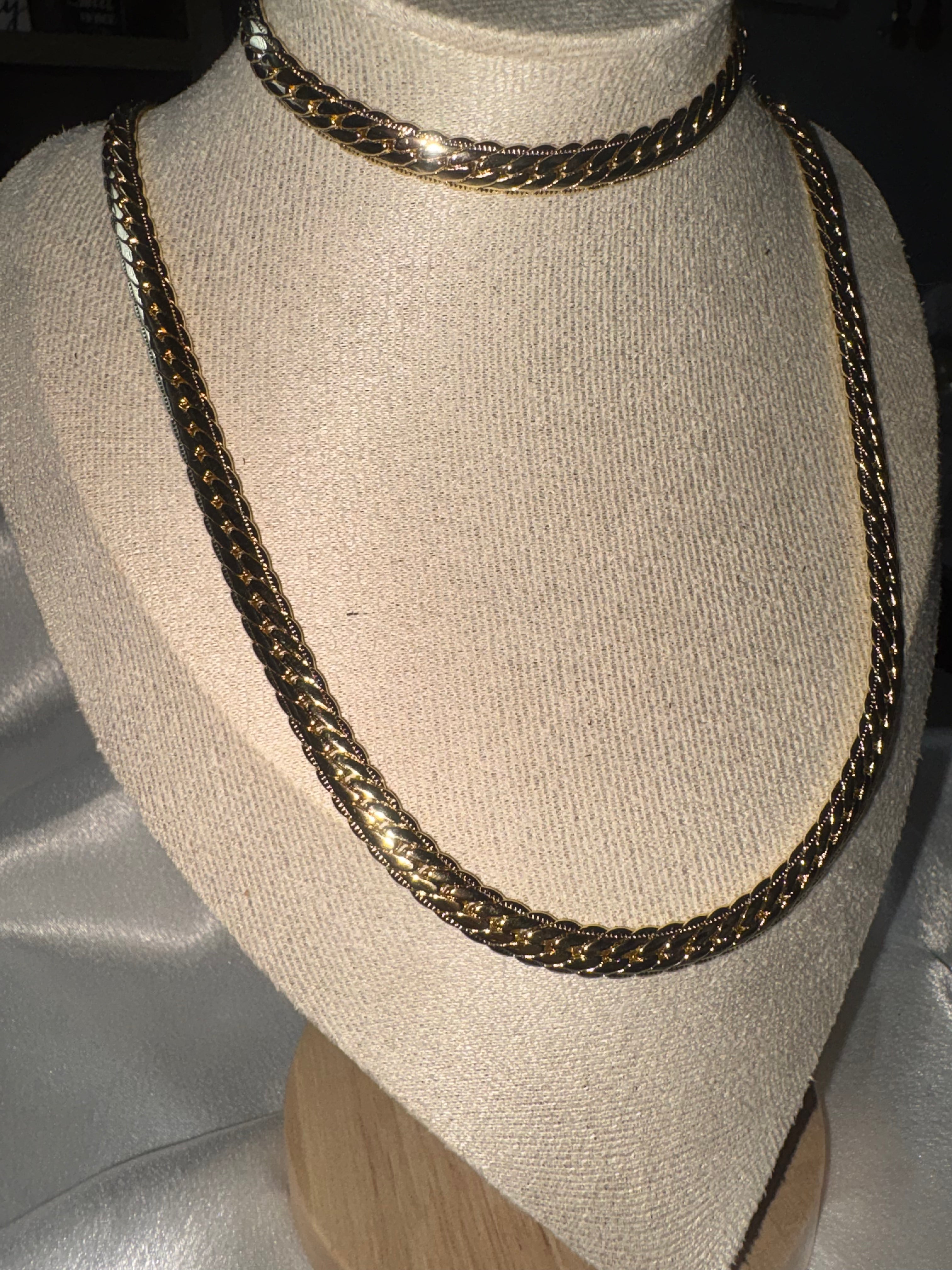 Necklace & Bracelet